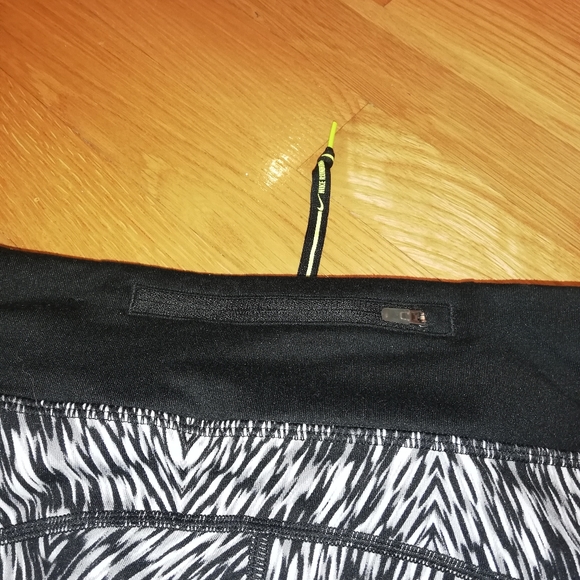 Nike dri fit leggings - Picture 3 of 4